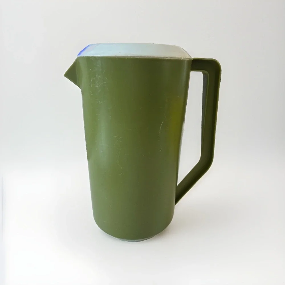 Vintage Avocado Green Rubbermaid 2 1/4 Quart Pitcher J 2445 With Lid 1970's